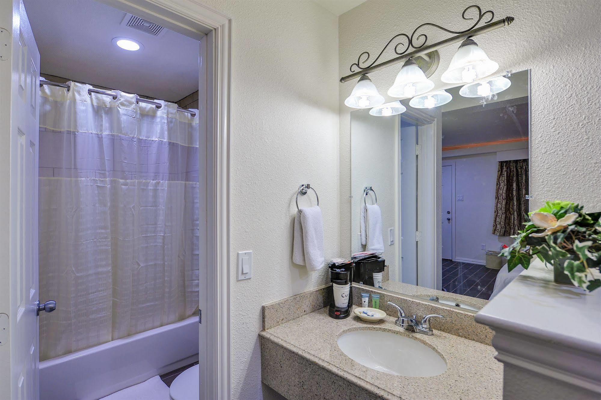 Romantic Inn & Suites 댈러스 외부 사진