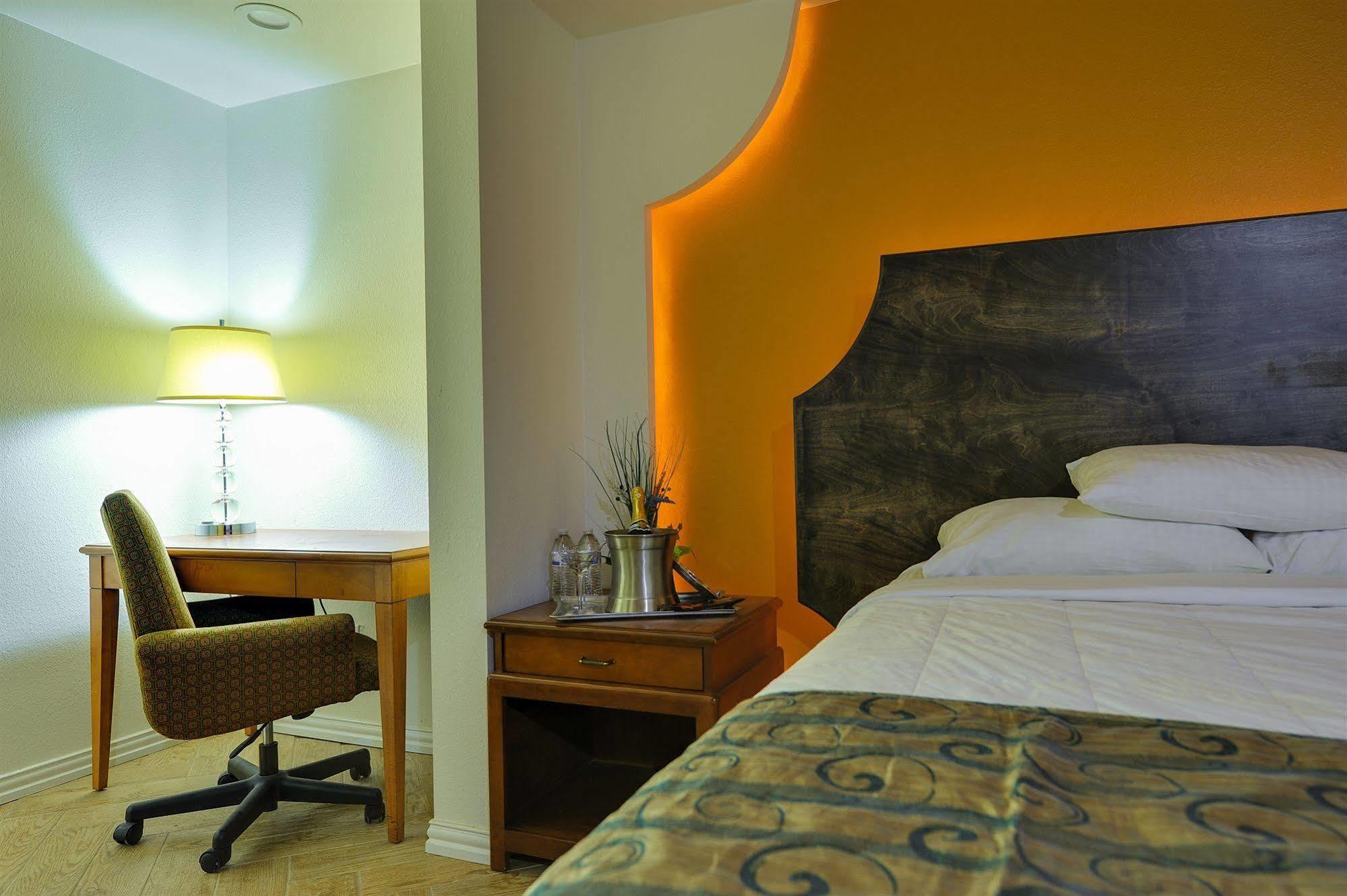 Romantic Inn & Suites 댈러스 외부 사진